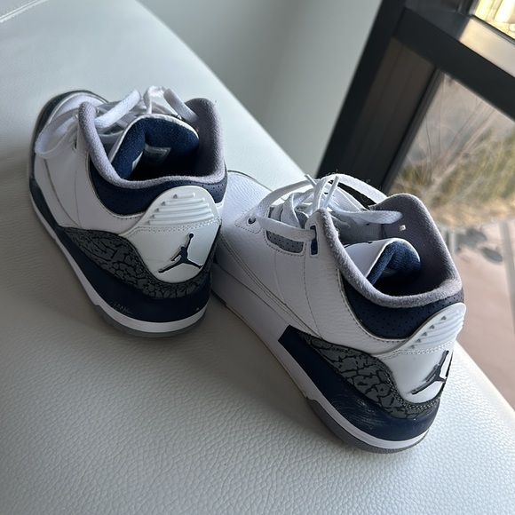 Jordan 3s - Picture 2 of 4
